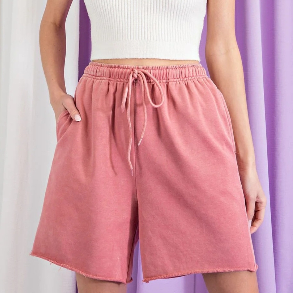 NWT Easel High Waist Loose Fitting Pink Shorts, Size Medium